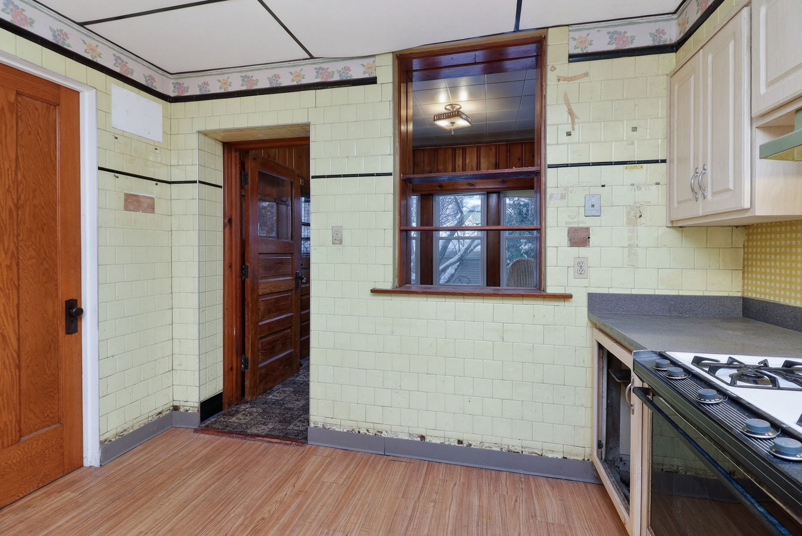 4854 N Tripp Avenue, Chicago, IL 60630