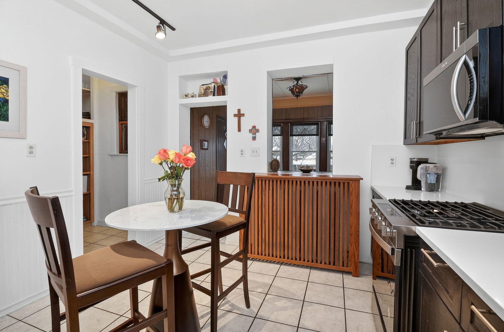 4854 N Tripp Avenue, Chicago, IL 60630