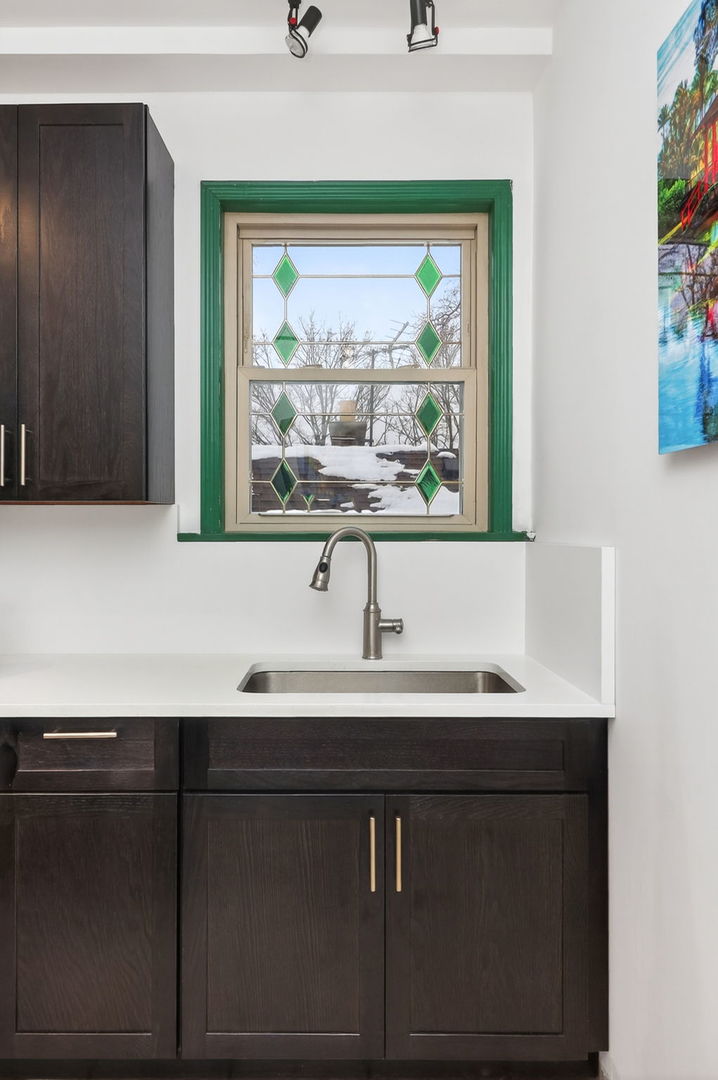 4854 N Tripp Avenue, Chicago, IL 60630