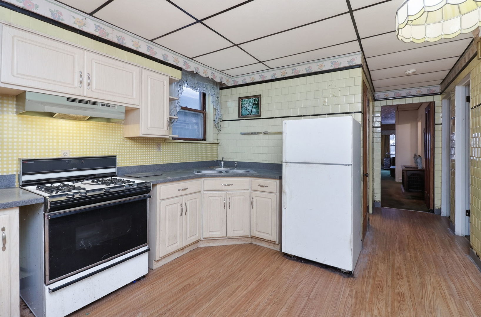 4854 N Tripp Avenue, Chicago, IL 60630