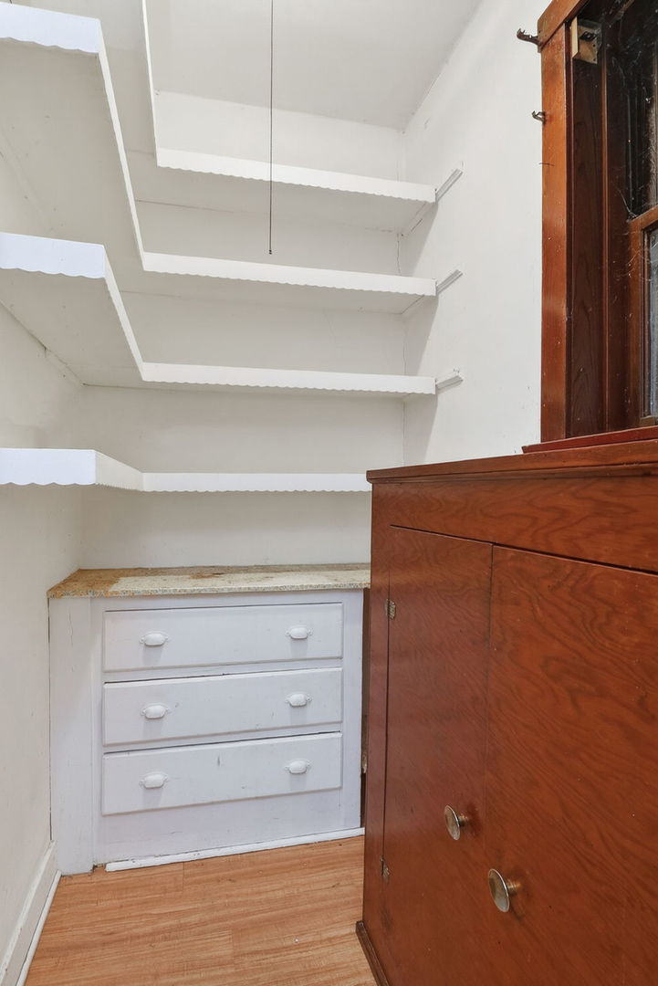 4854 N Tripp Avenue, Chicago, IL 60630