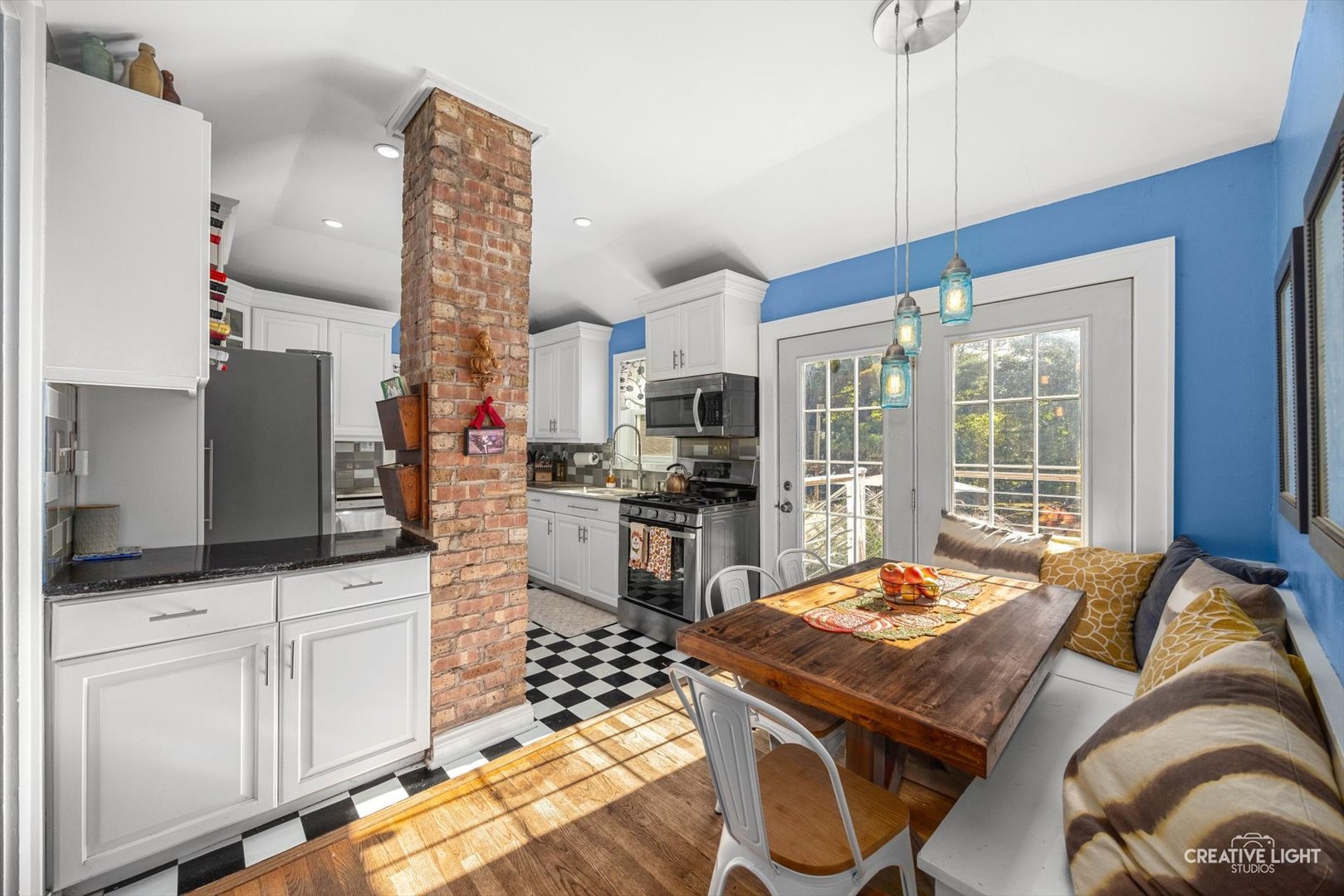 28w671 Rogers Avenue, Warrenville, IL 60555