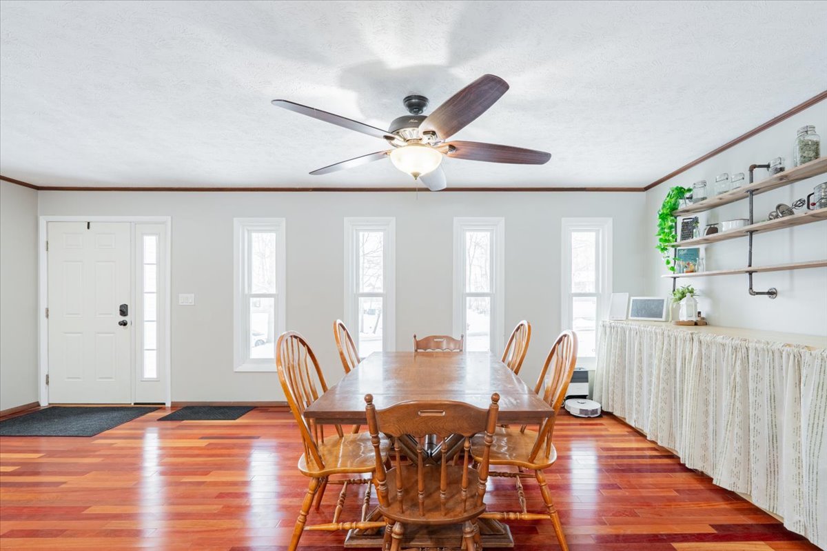 112 Gregory Lane, Lexington, IL 61753