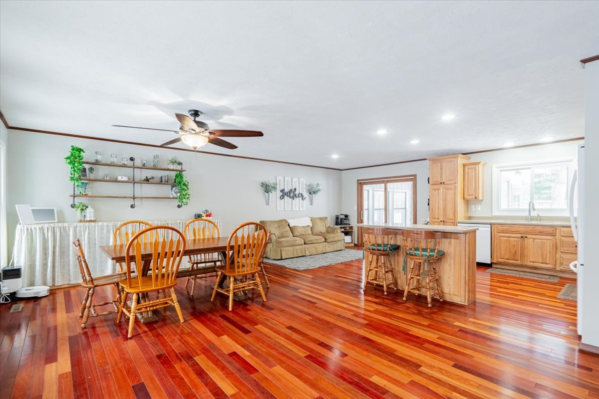 112 Gregory Lane, Lexington, IL 61753