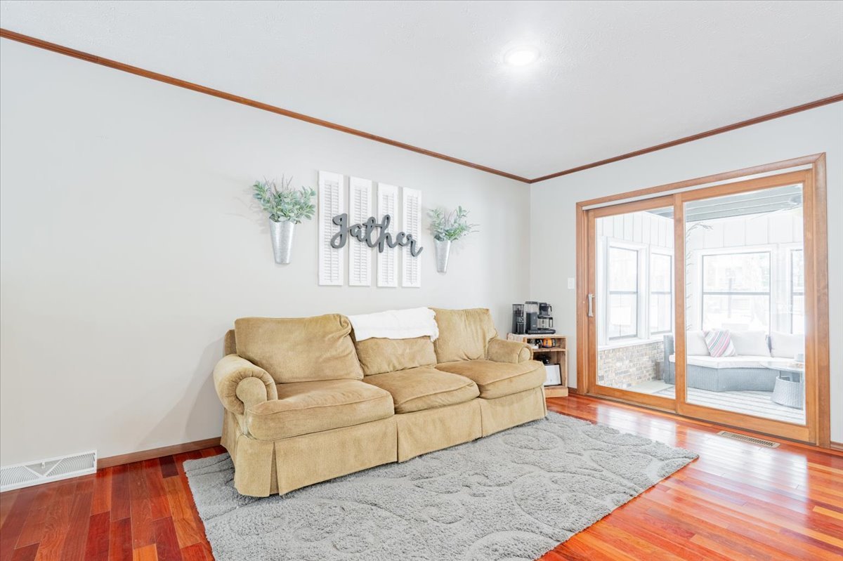 112 Gregory Lane, Lexington, IL 61753