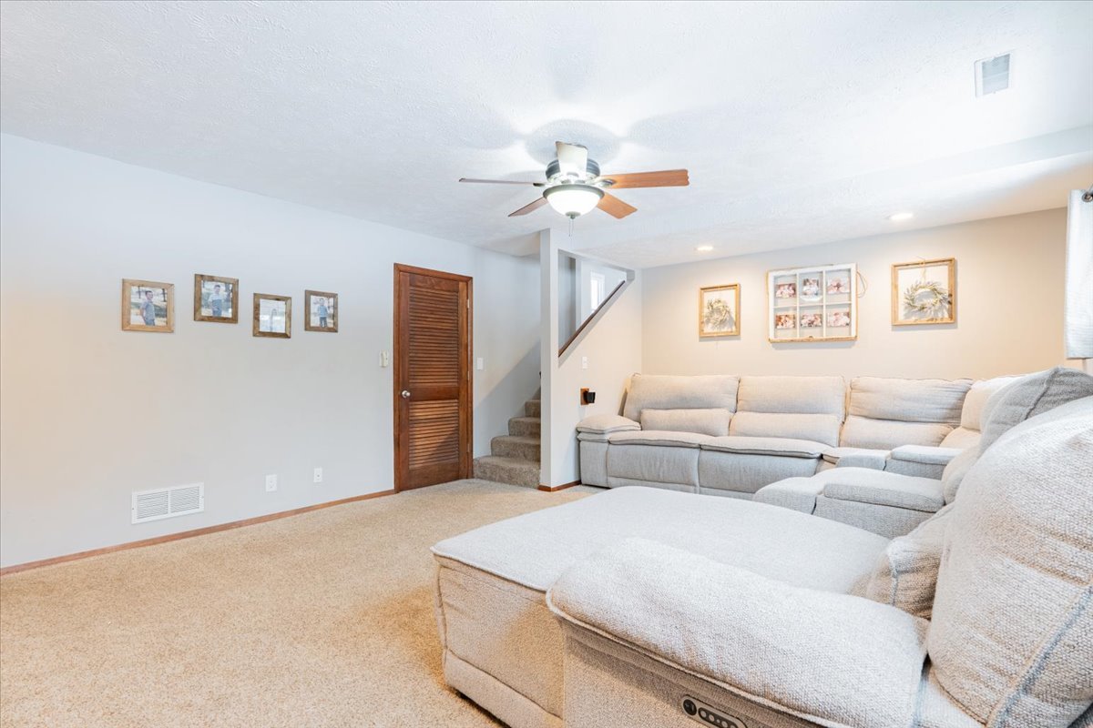 112 Gregory Lane, Lexington, IL 61753