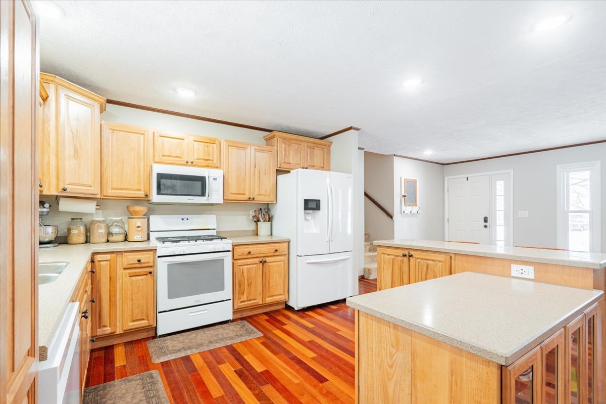 112 Gregory Lane, Lexington, IL 61753