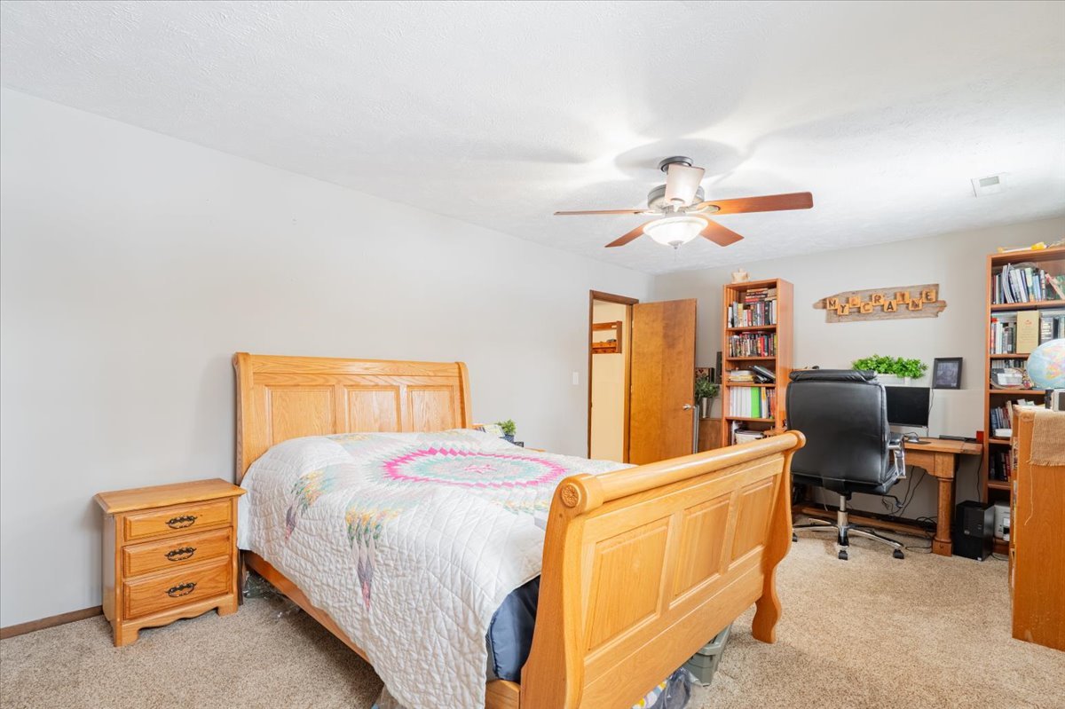 112 Gregory Lane, Lexington, IL 61753