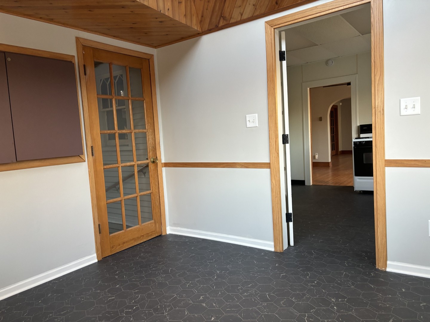 912 Clay Street, Woodstock, IL 60098