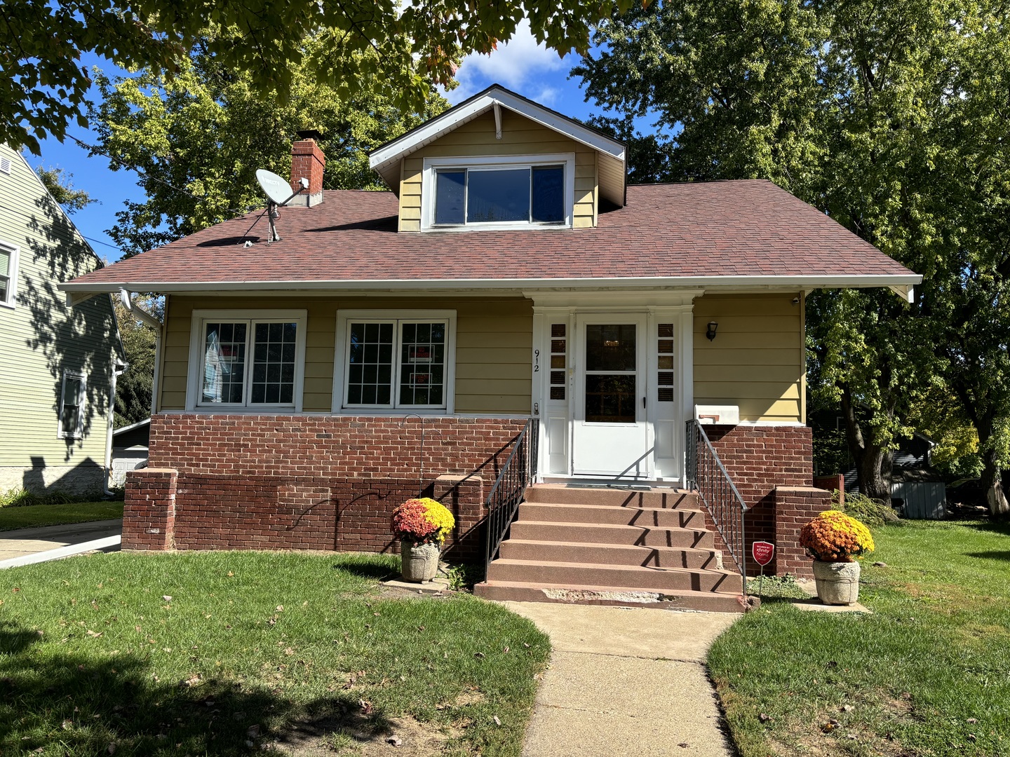 912 Clay Street, Woodstock, IL 60098