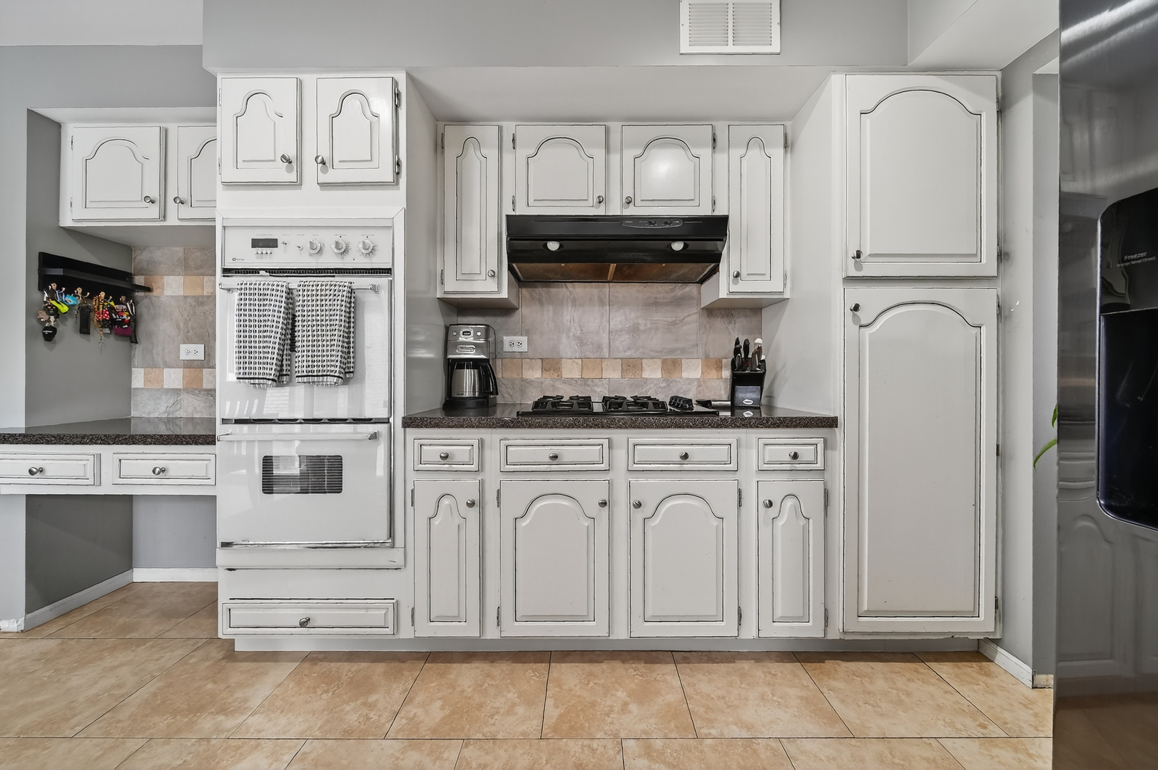 8400 S NEW ENGLAND Avenue, Burbank, IL 60459