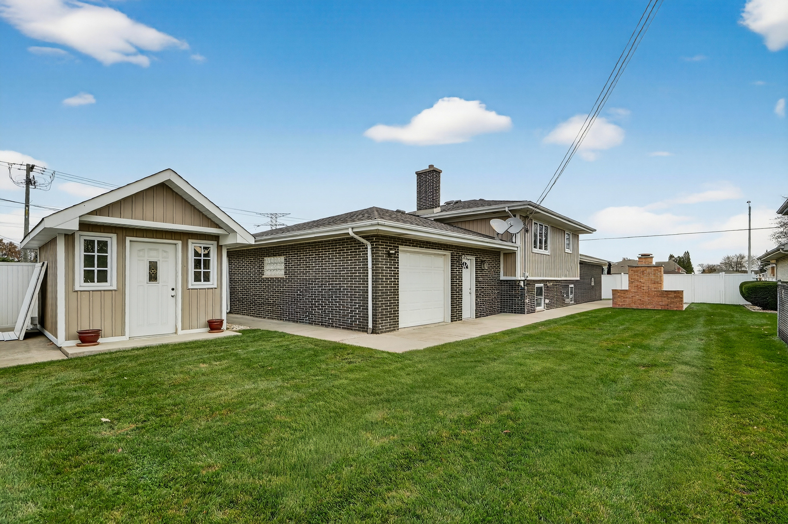 8400 S NEW ENGLAND Avenue, Burbank, IL 60459