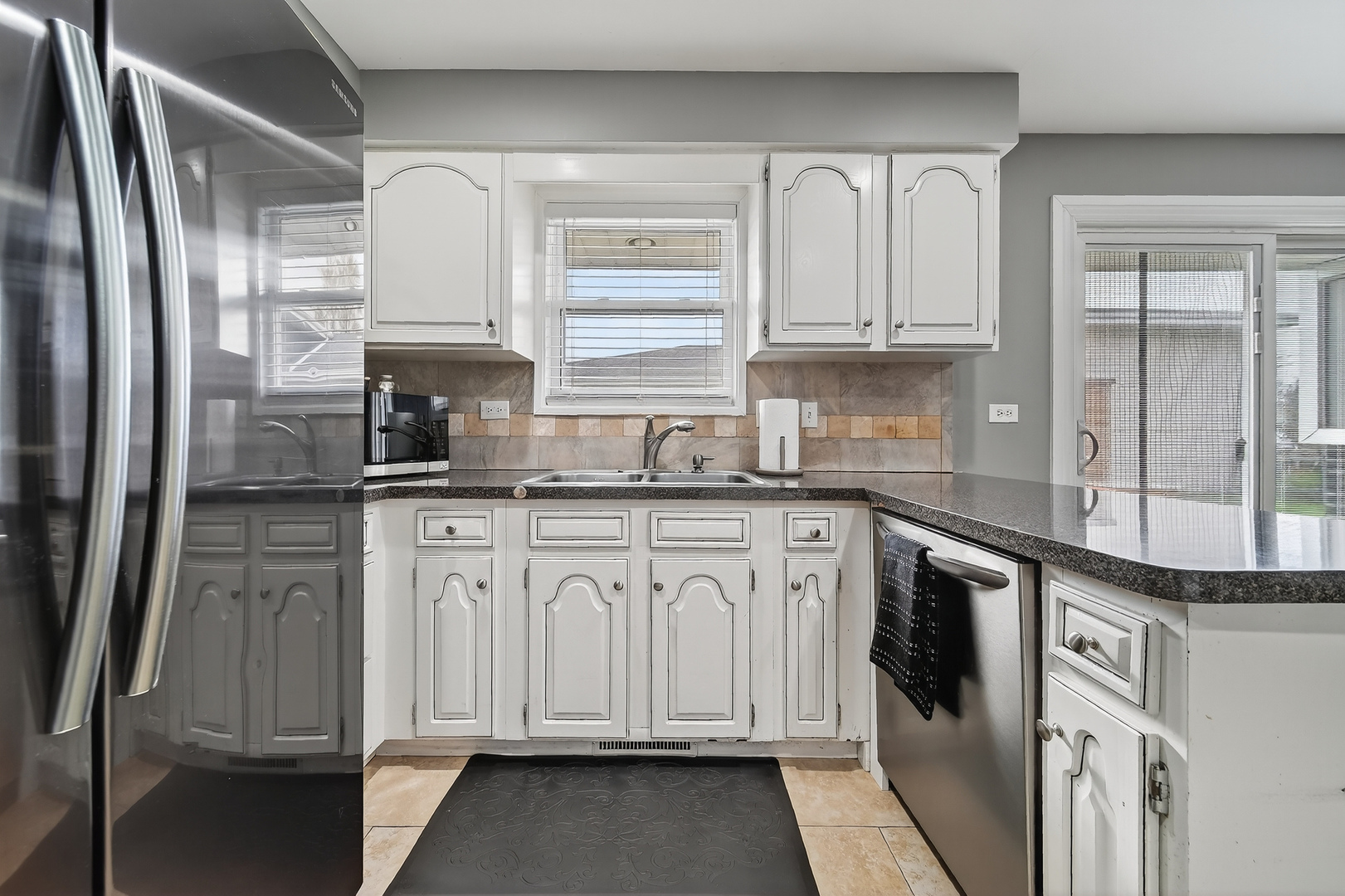 8400 S NEW ENGLAND Avenue, Burbank, IL 60459