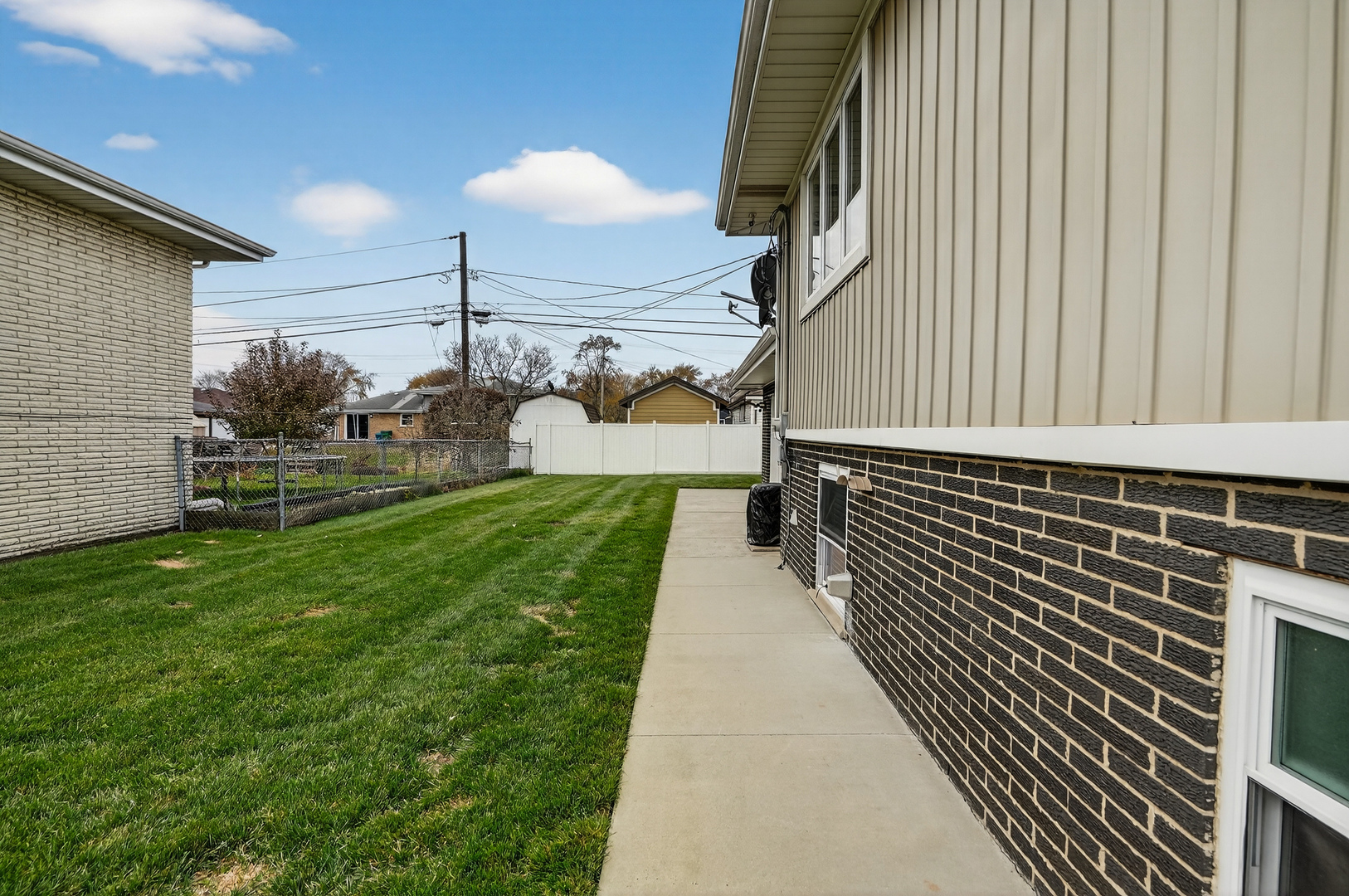 8400 S NEW ENGLAND Avenue, Burbank, IL 60459