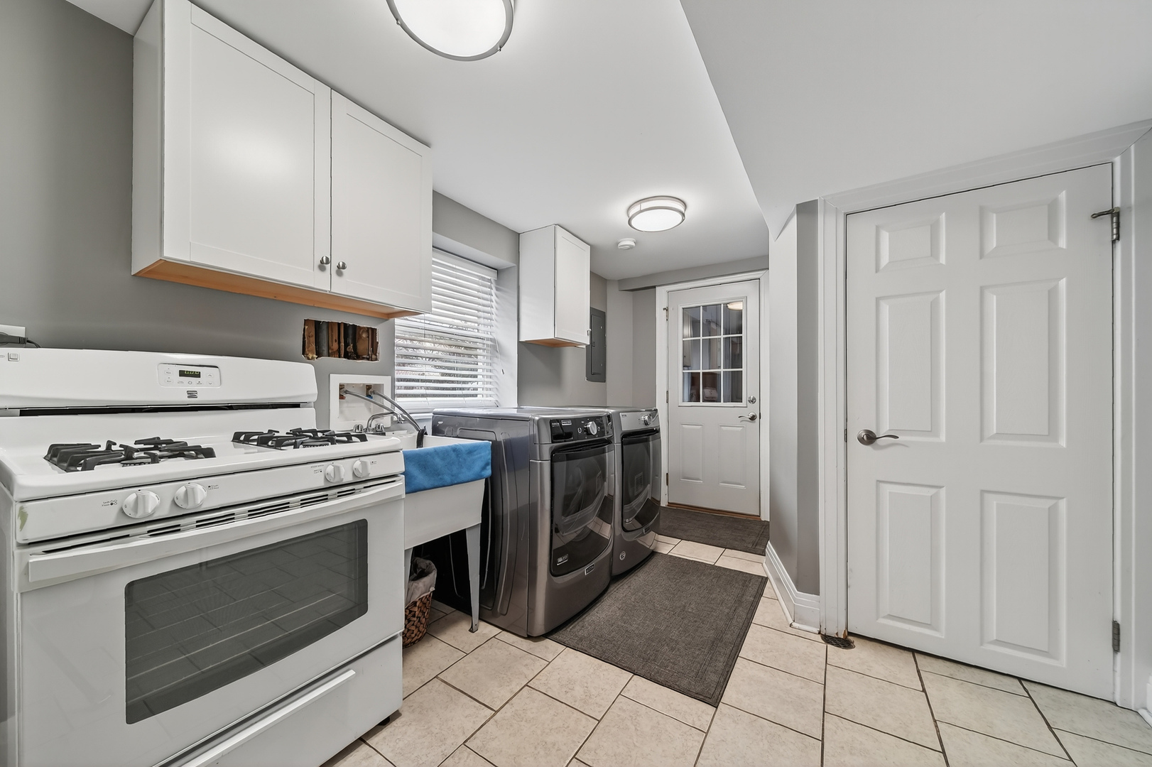 8400 S NEW ENGLAND Avenue, Burbank, IL 60459