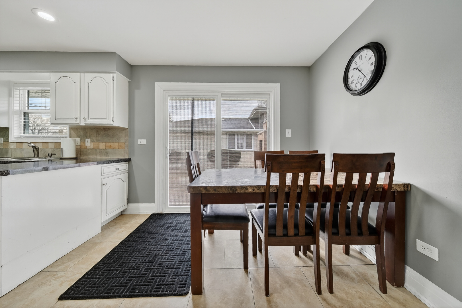 8400 S NEW ENGLAND Avenue, Burbank, IL 60459