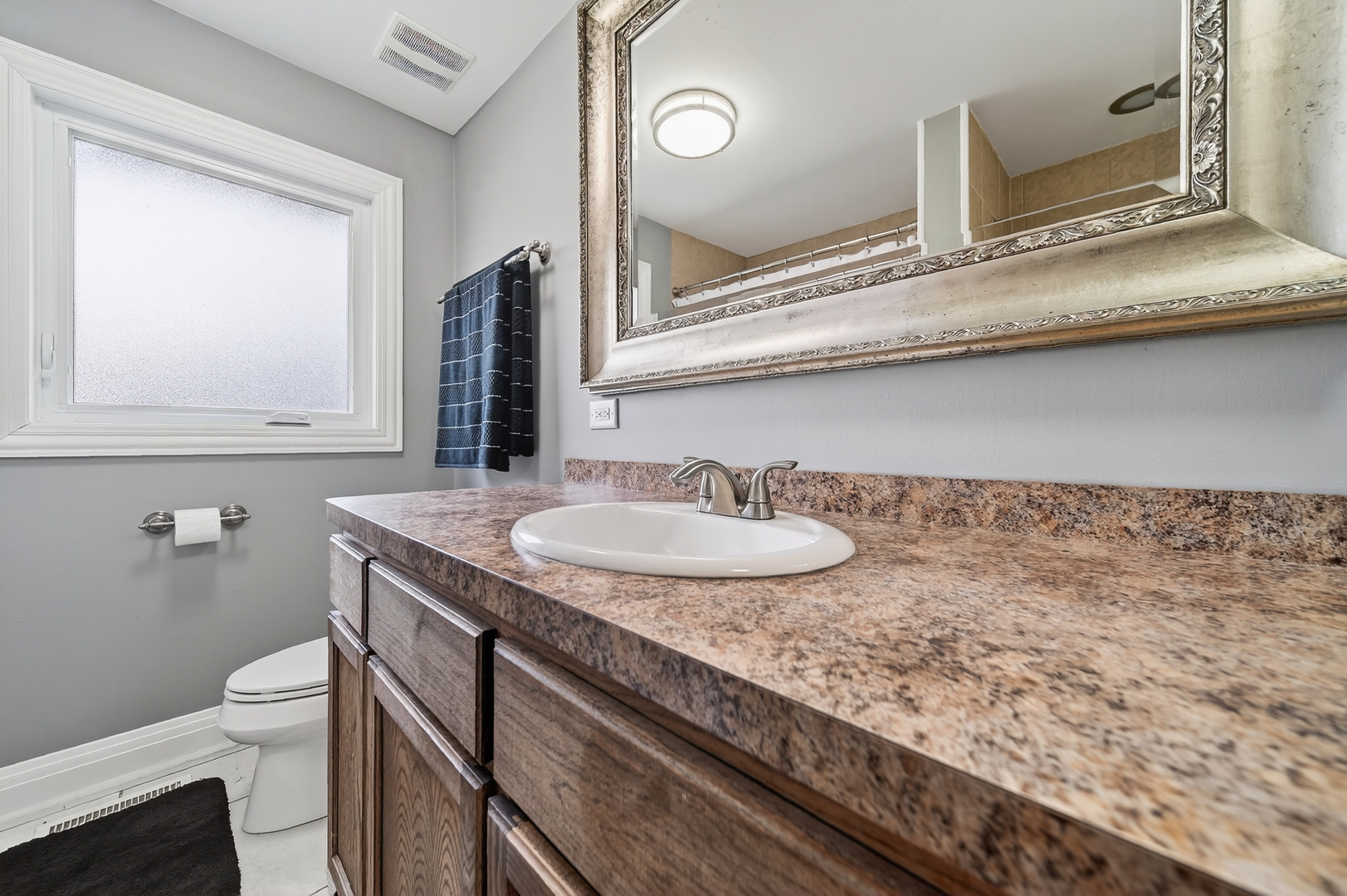 8400 S NEW ENGLAND Avenue, Burbank, IL 60459