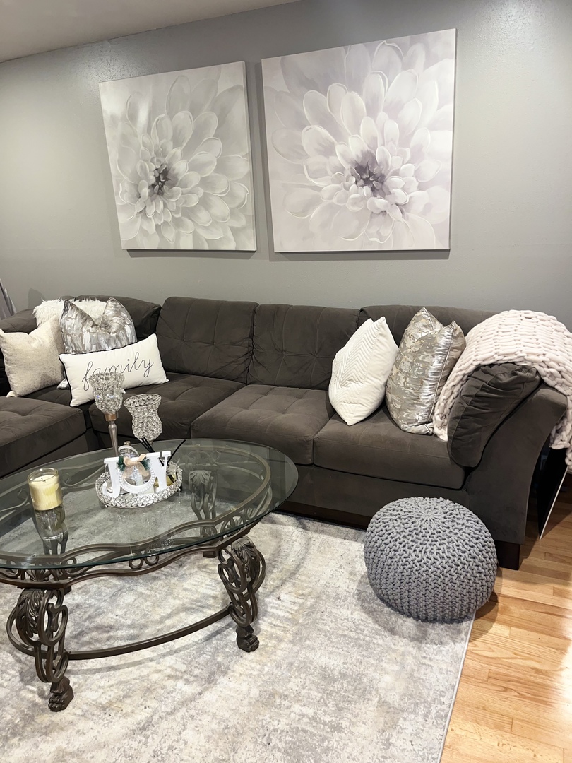 101 Granville Avenue, Bellwood, IL 60104