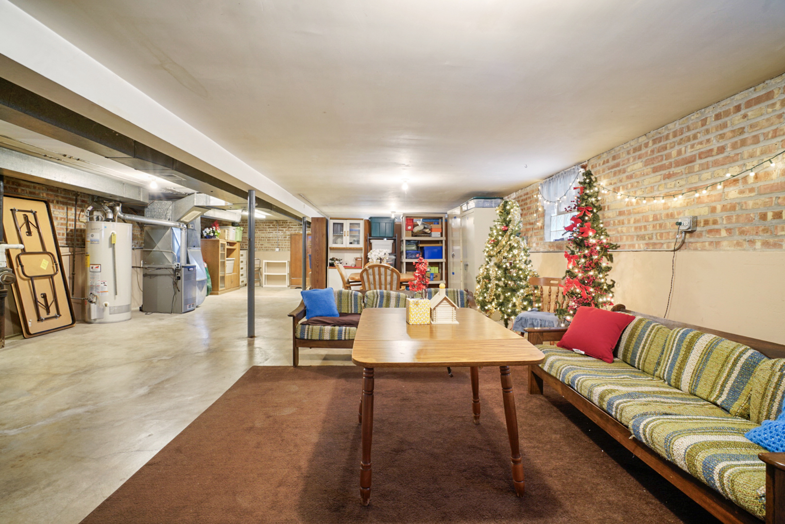 6135 W 63rd Place, Chicago, IL 60638