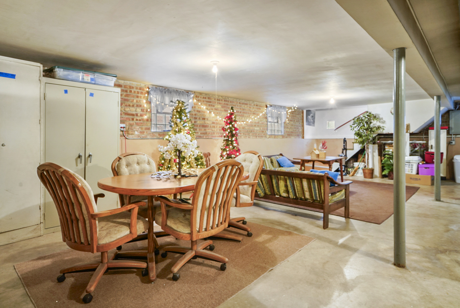 6135 W 63rd Place, Chicago, IL 60638