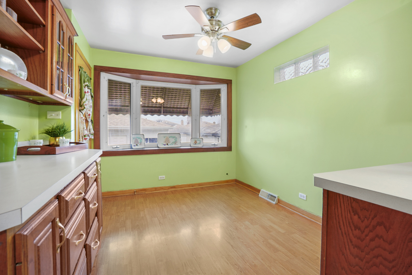 6135 W 63rd Place, Chicago, IL 60638