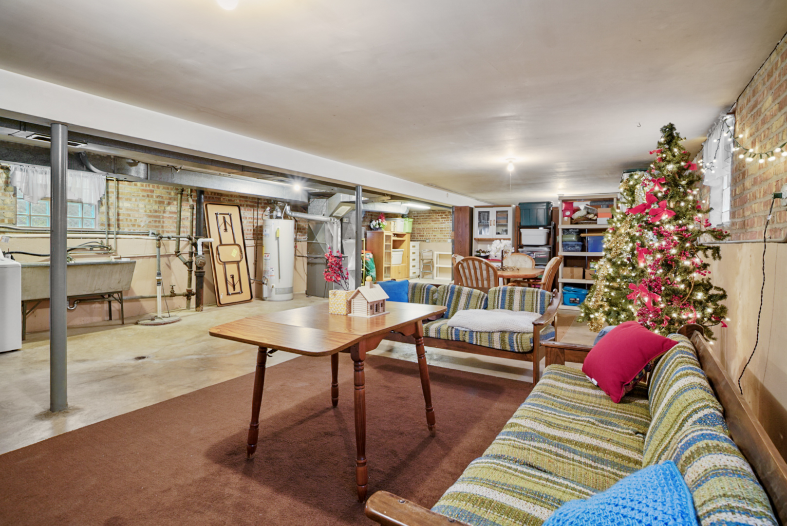 6135 W 63rd Place, Chicago, IL 60638