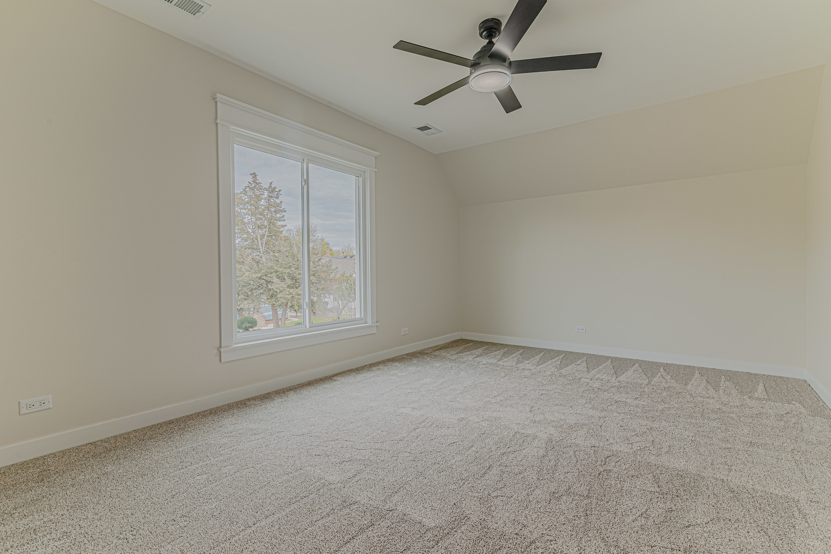 409 Algona Avenue, Elgin, IL 60120