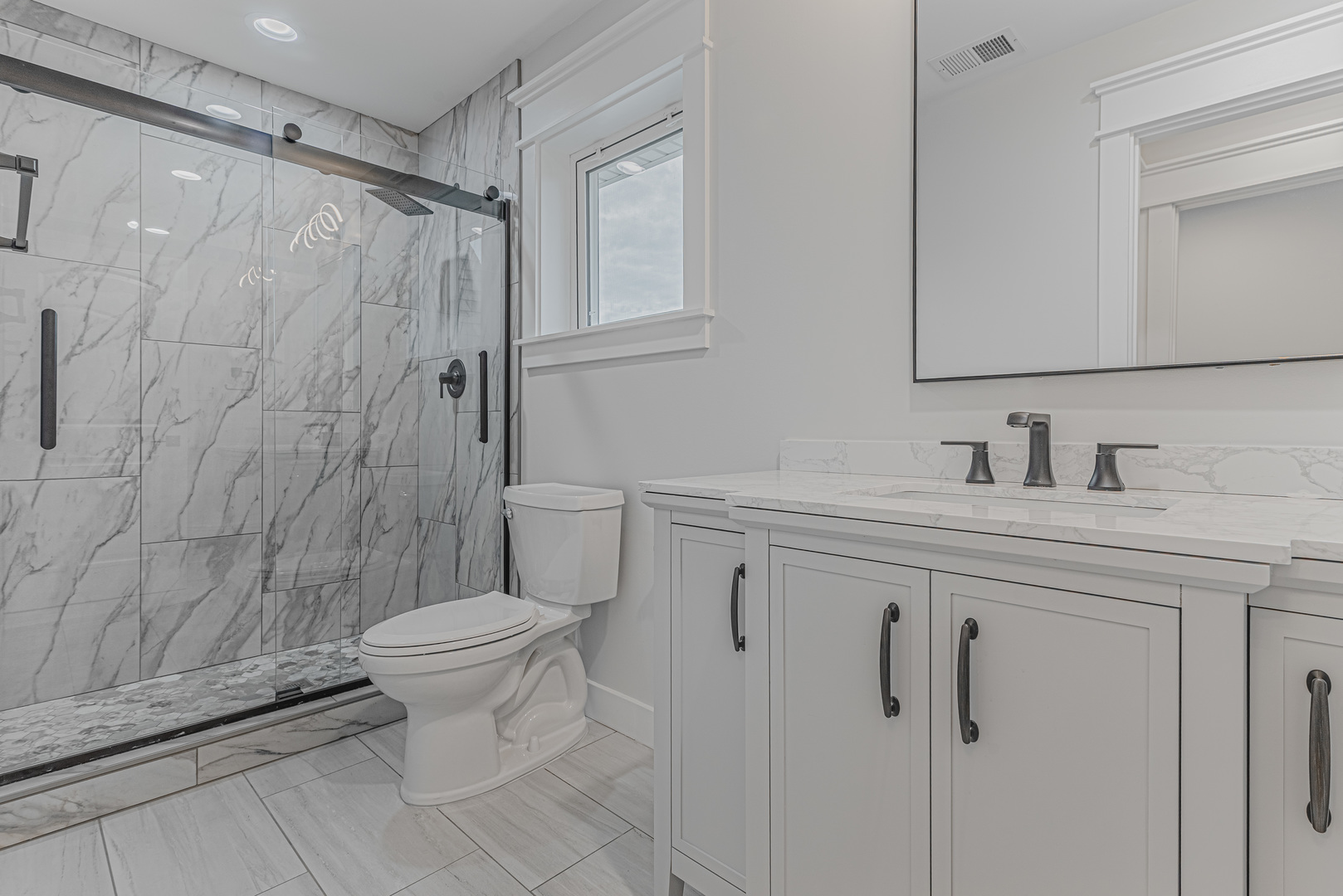 409 Algona Avenue, Elgin, IL 60120