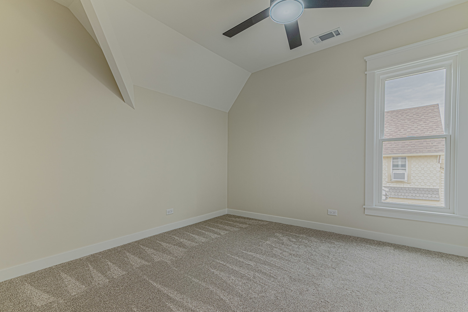 409 Algona Avenue, Elgin, IL 60120