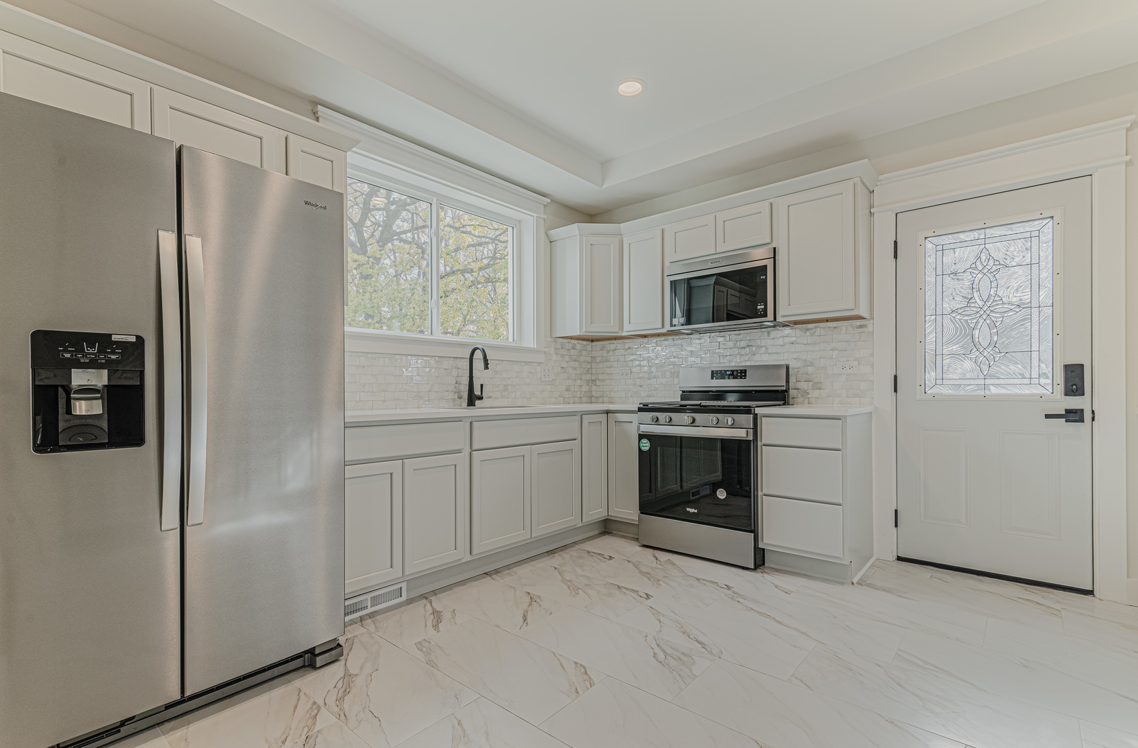 409 Algona Avenue, Elgin, IL 60120