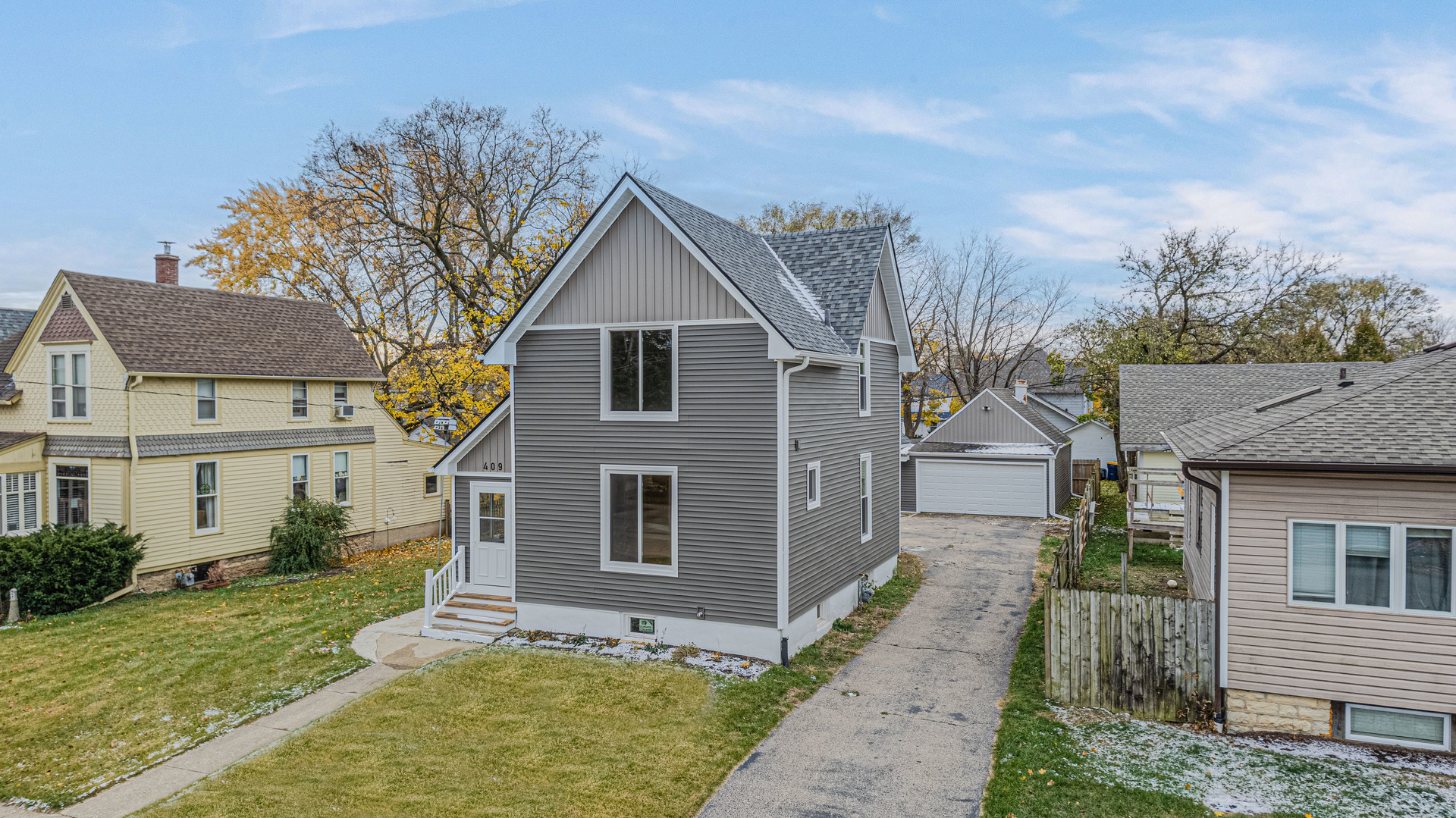 409 Algona Avenue, Elgin, IL 60120