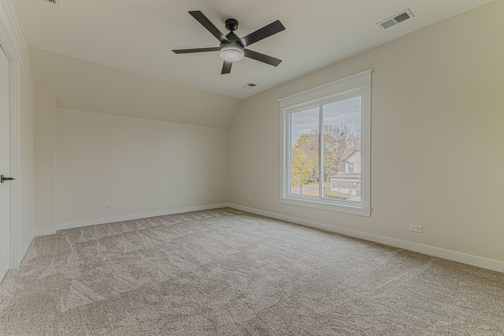 409 Algona Avenue, Elgin, IL 60120