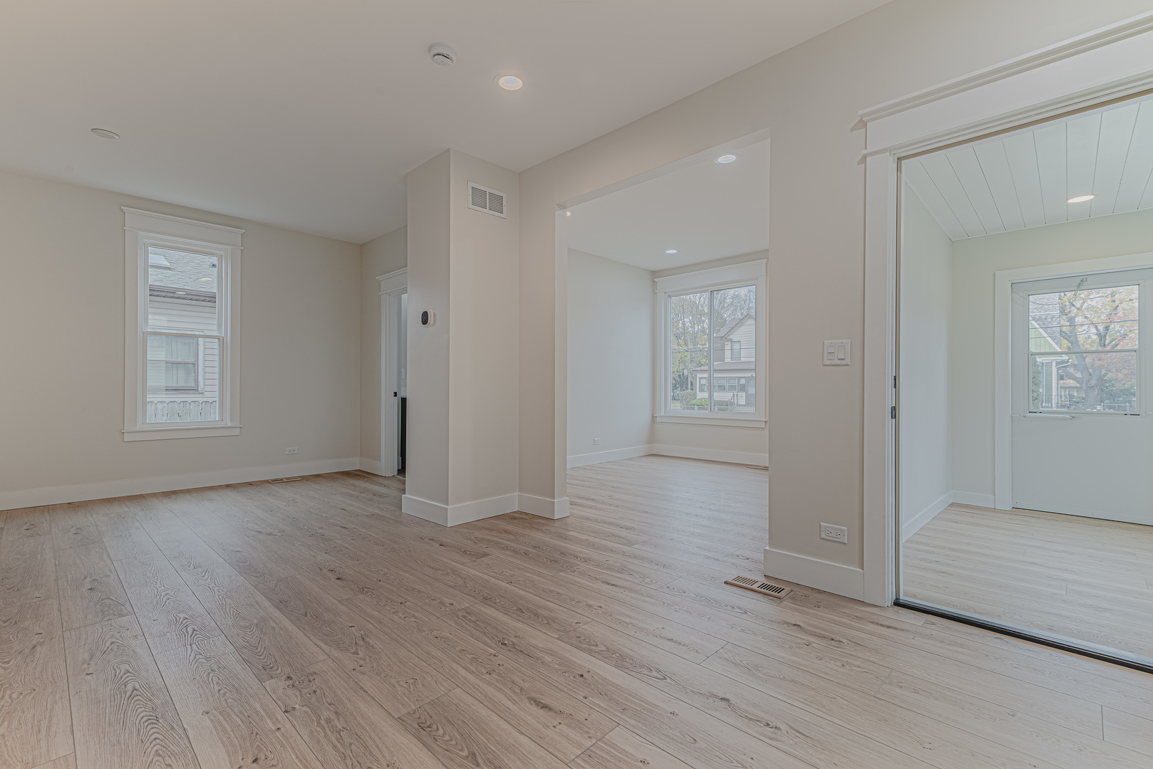 409 Algona Avenue, Elgin, IL 60120