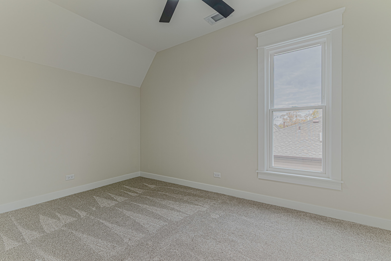 409 Algona Avenue, Elgin, IL 60120