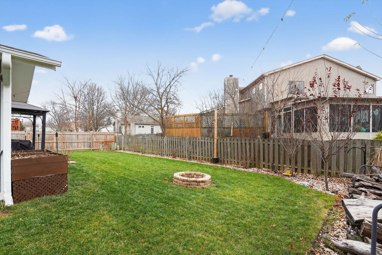 154 Abbeywood Circle, Streamwood, IL 60107