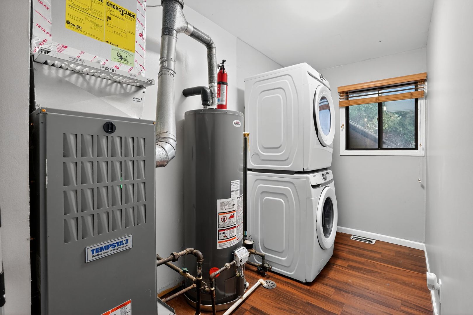 154 Abbeywood Circle, Streamwood, IL 60107