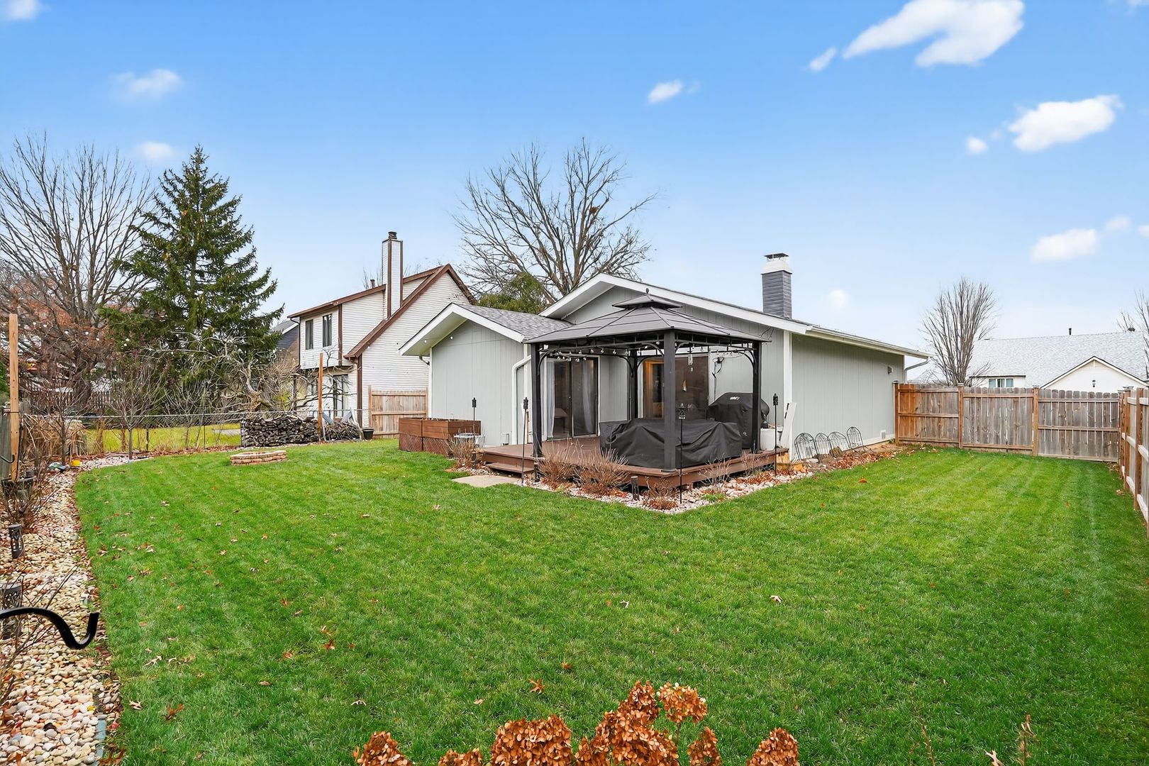 154 Abbeywood Circle, Streamwood, IL 60107