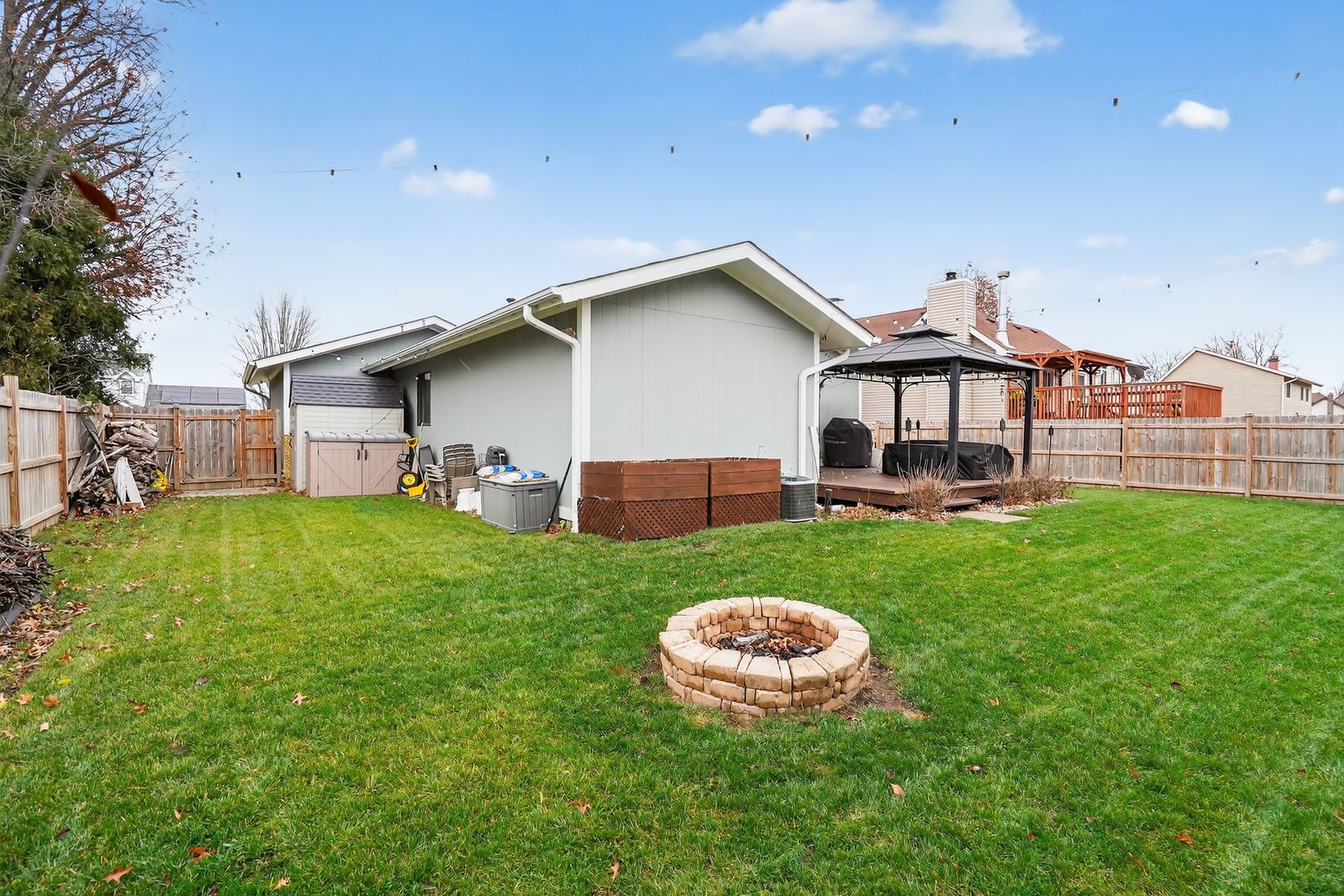 154 Abbeywood Circle, Streamwood, IL 60107