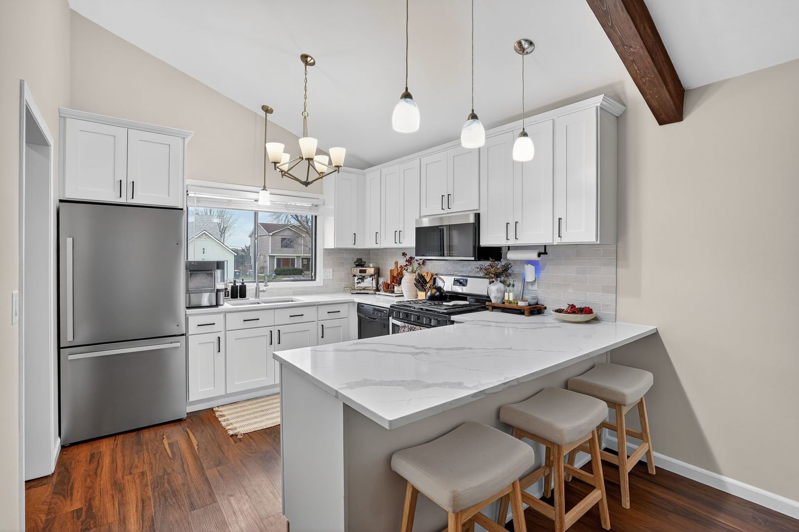 154 Abbeywood Circle, Streamwood, IL 60107