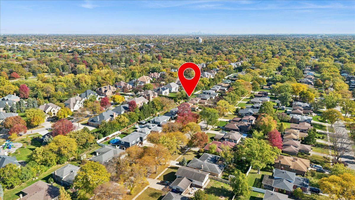 1614 Holly Avenue, Darien, IL 60561
