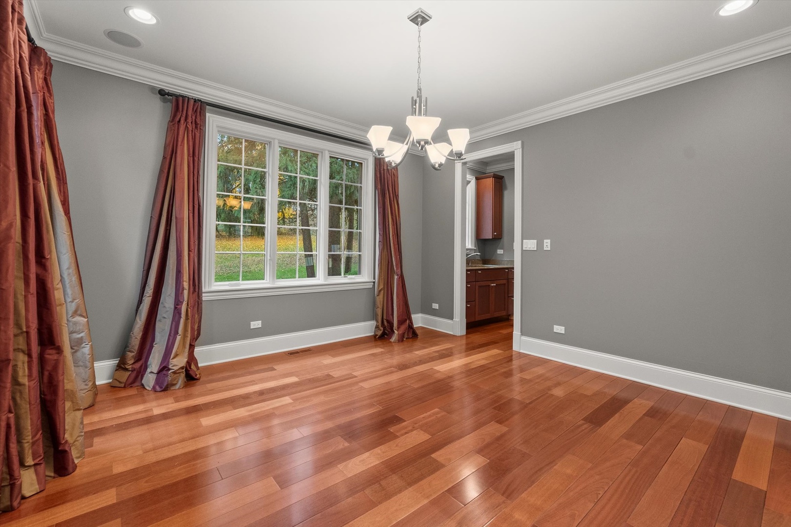 130 Fuller Road, Hinsdale, IL 60521