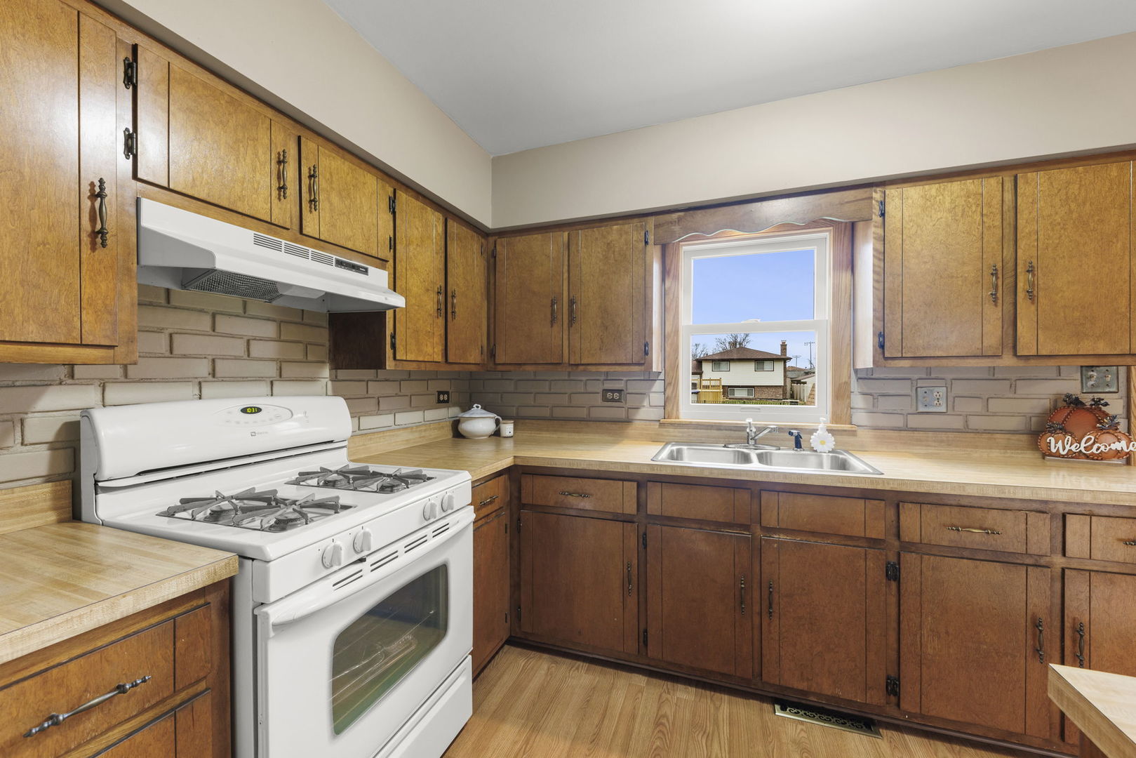 15636 Lockwood Avenue, Oak Forest, IL 60452