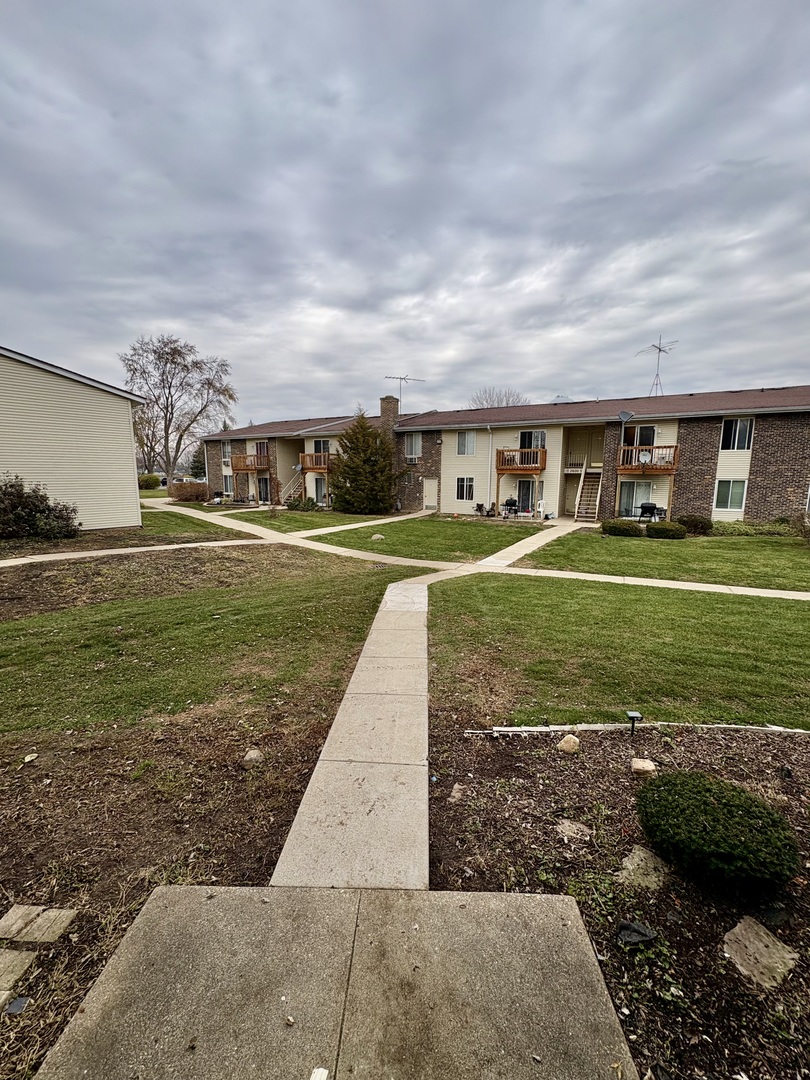 2400 Light Road #212, Oswego, IL 60543