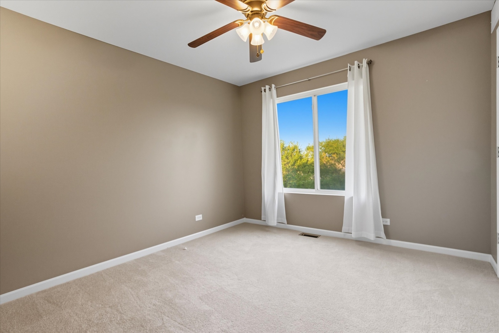 819 Daniel Drive, Minooka, IL 60447