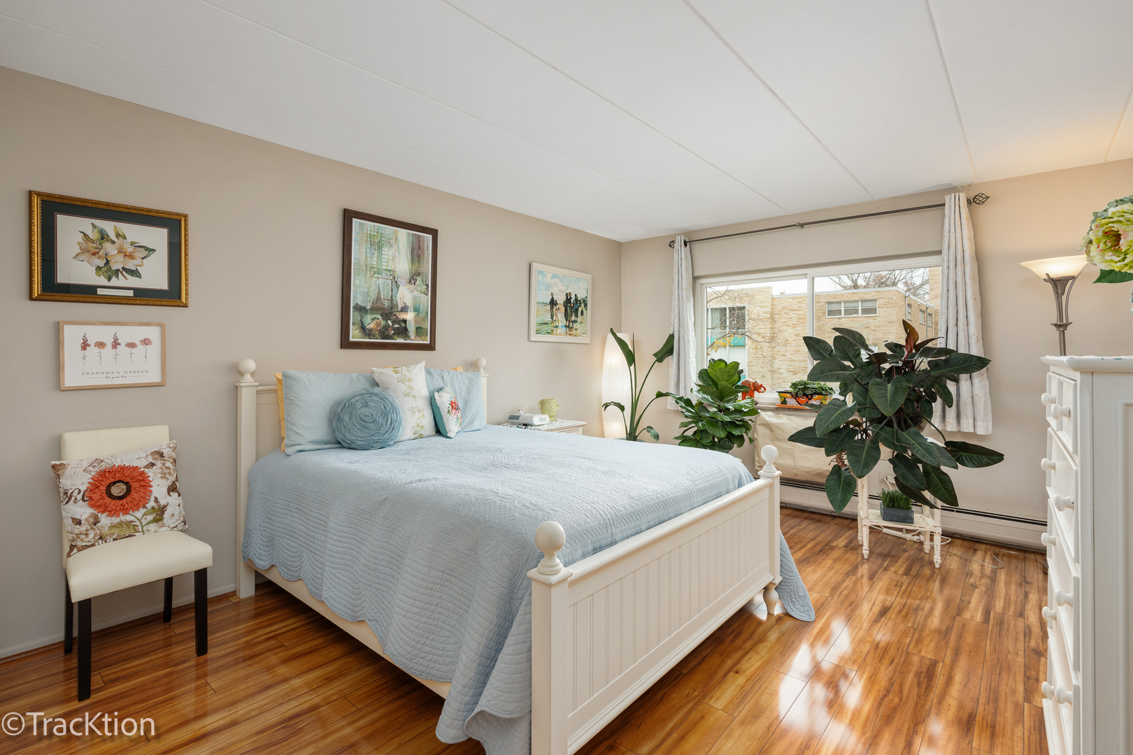 203 N Kenilworth Avenue #2N, Oak Park, IL 60302