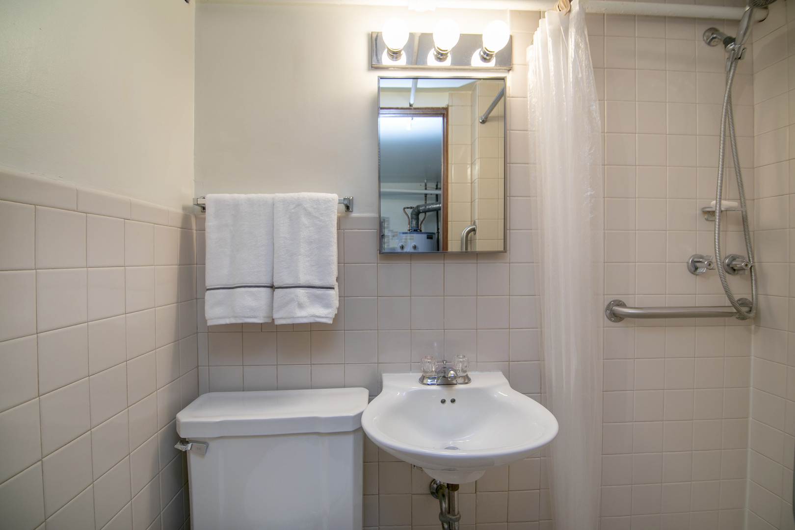 9010 S 84th Avenue, Hickory Hills, IL 60457