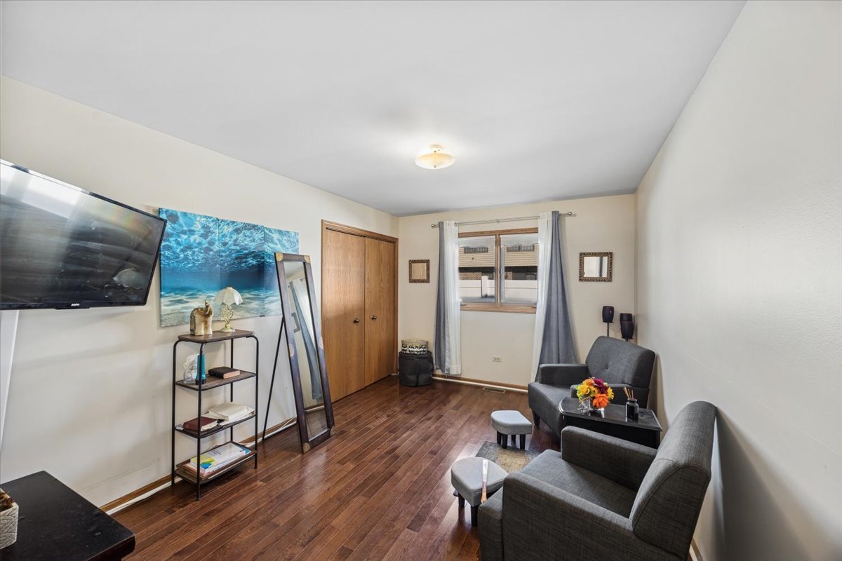 18311 Holland Road, Lansing, IL 60438