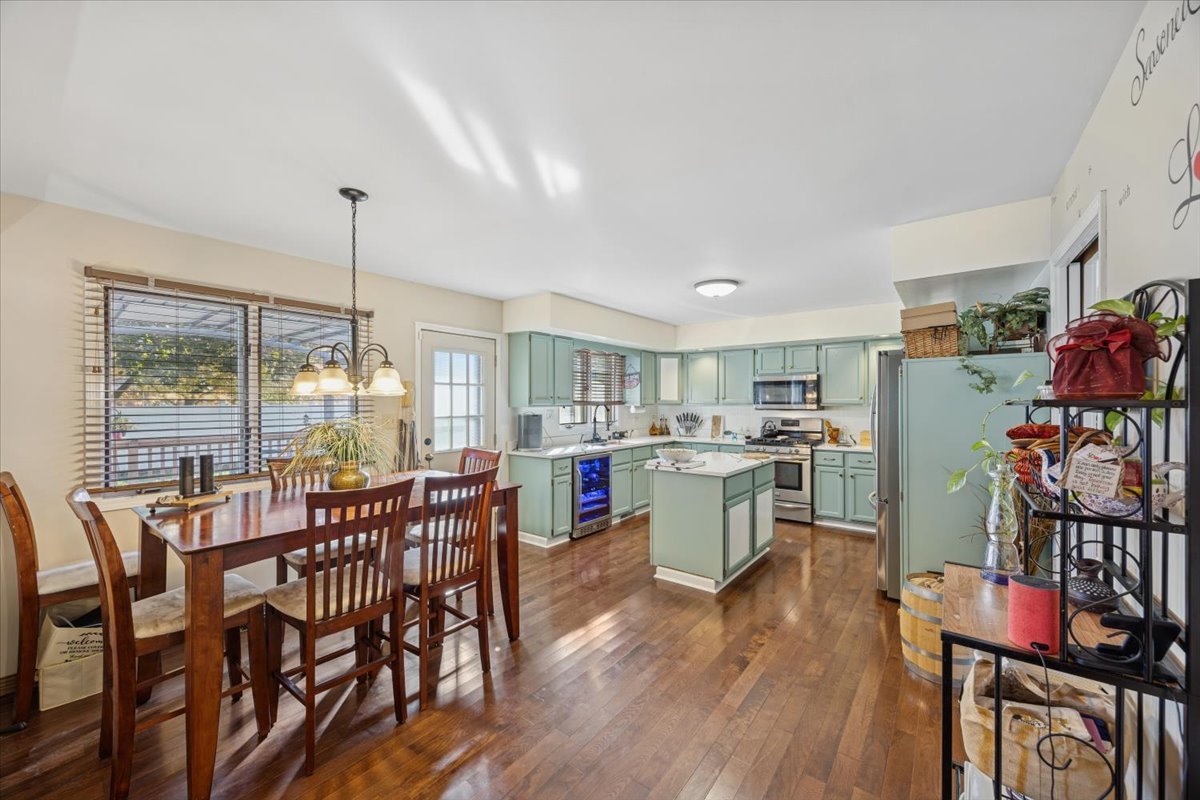 18311 Holland Road, Lansing, IL 60438