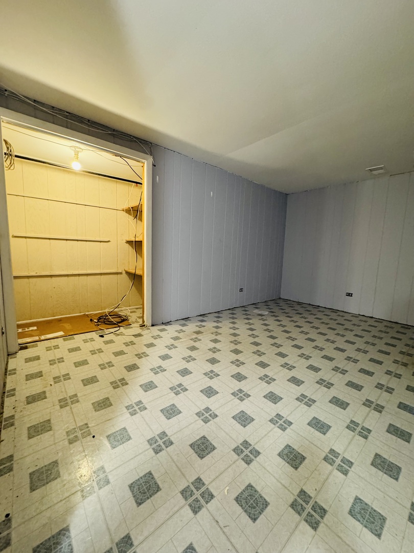 416 E North Broadway Street, Lombard, IL 60148