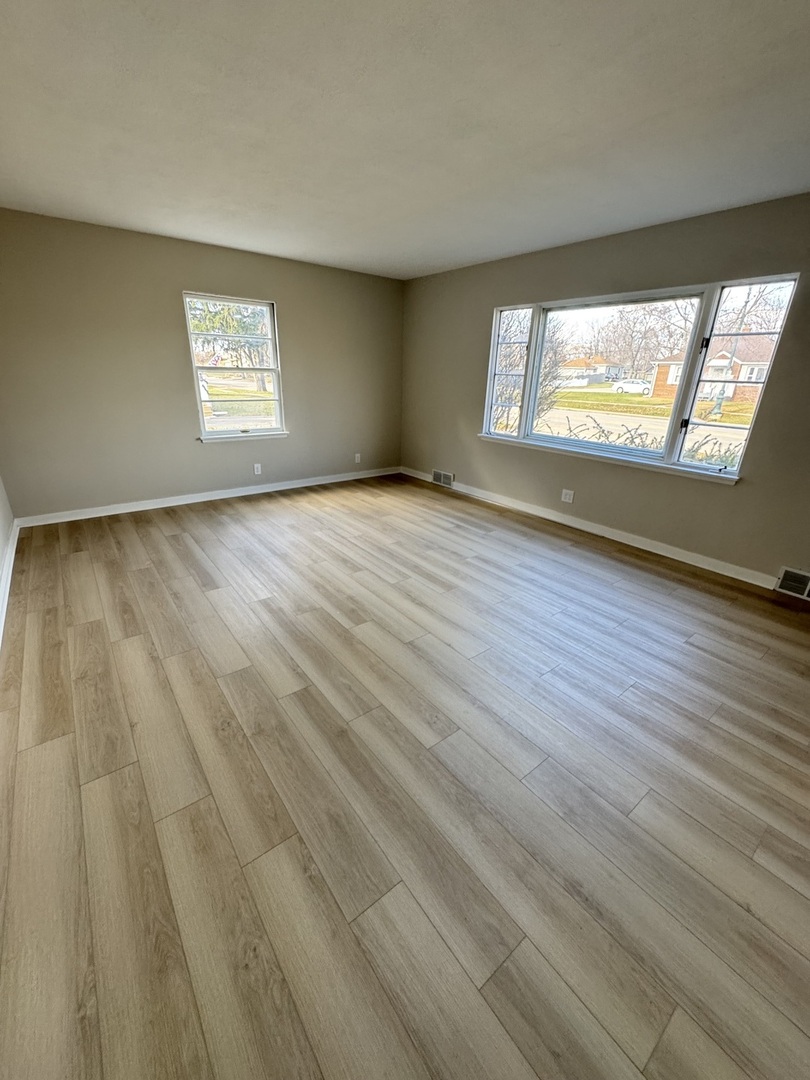 1616 Glenwood Avenue, Joliet, IL 60435